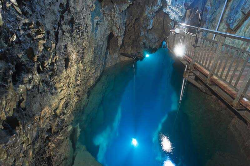 Ryūsen-dō Cave