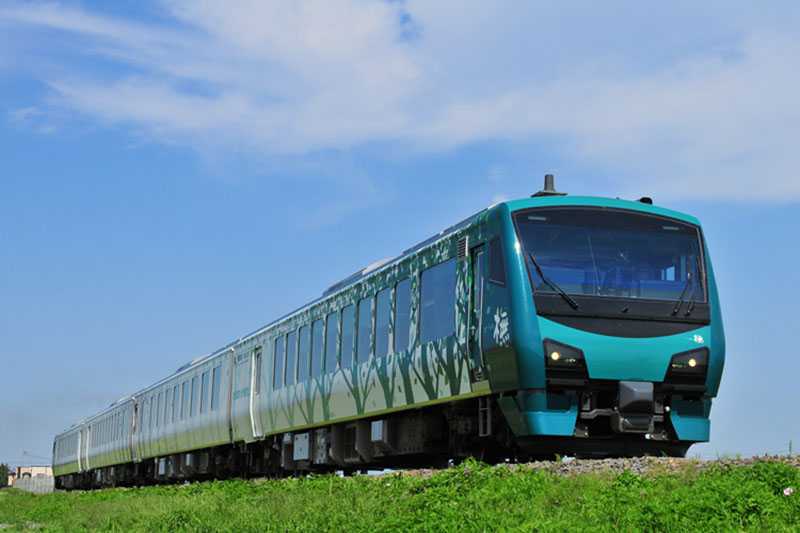 五能線　リゾートしらかみ