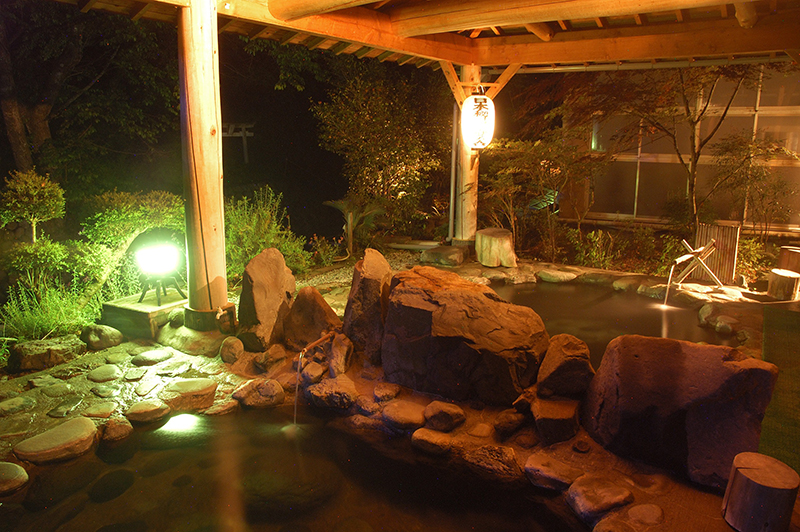 川中温泉 かど半旅館