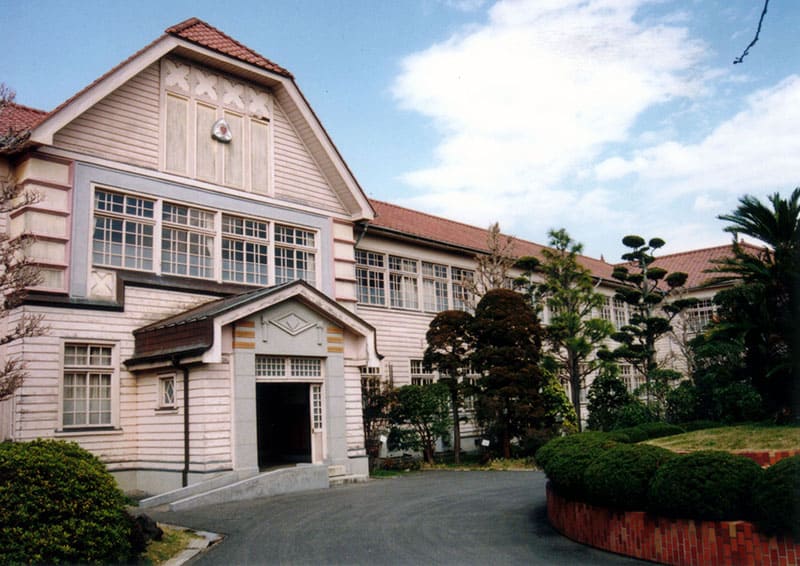 อาคารเรียนเก่าโรงเรียนอาวามินามิ