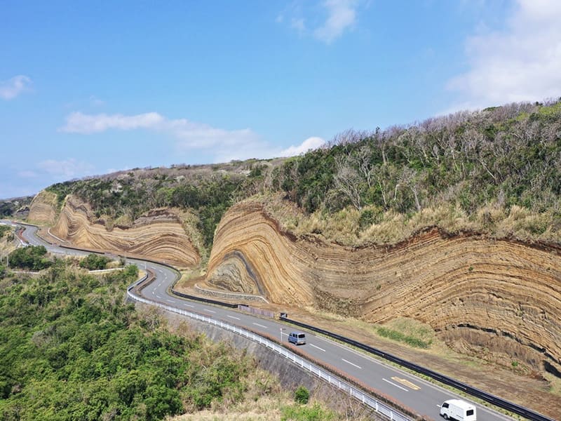 伊豆大島　地層大切断