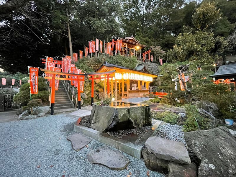 土屋銭洗い弁財天 妙圓寺