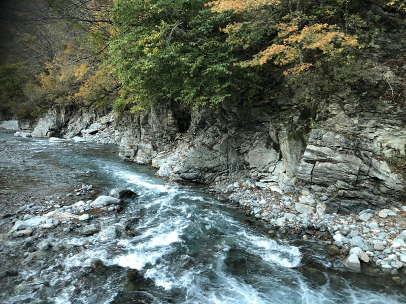 尾添川