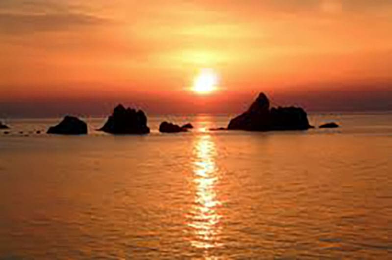 穴見海岸